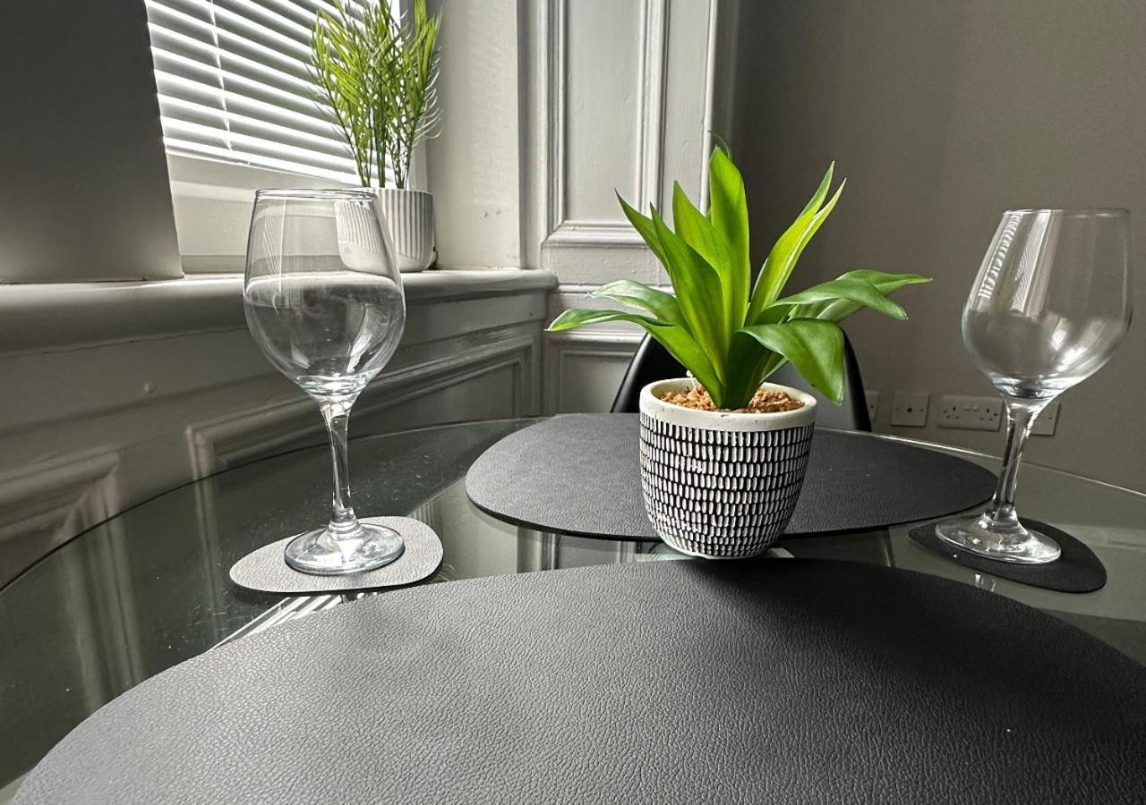 Trendy West End Apartment, Apartamento